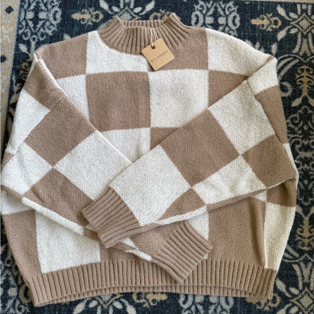 Blu Pepper checkered sweater size Large